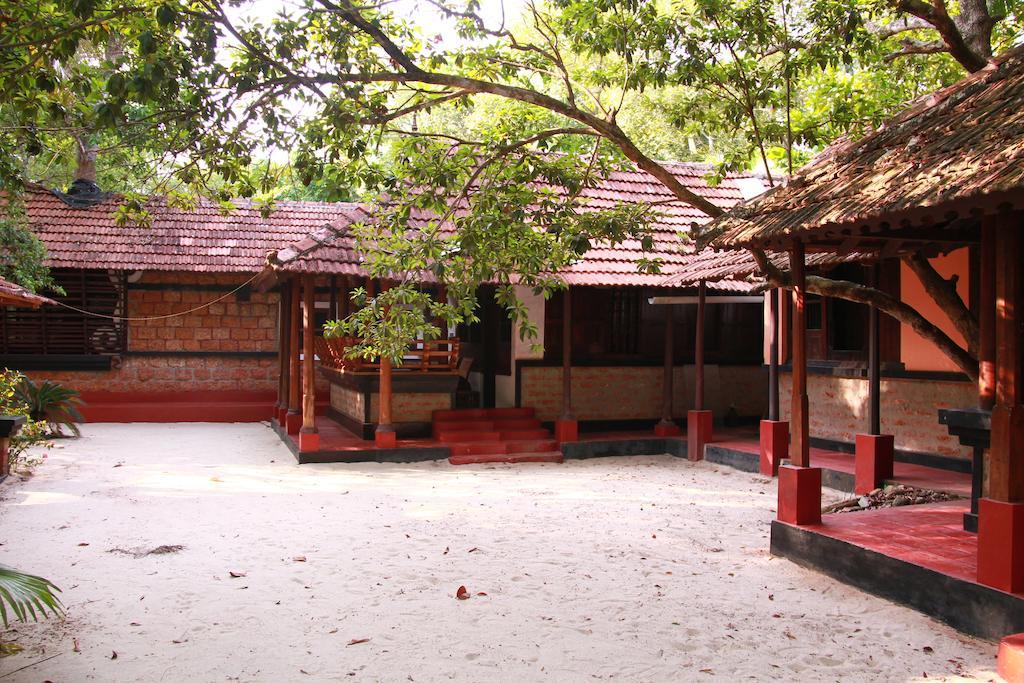 Arakkal Heritage Mararikulam Εξωτερικό φωτογραφία